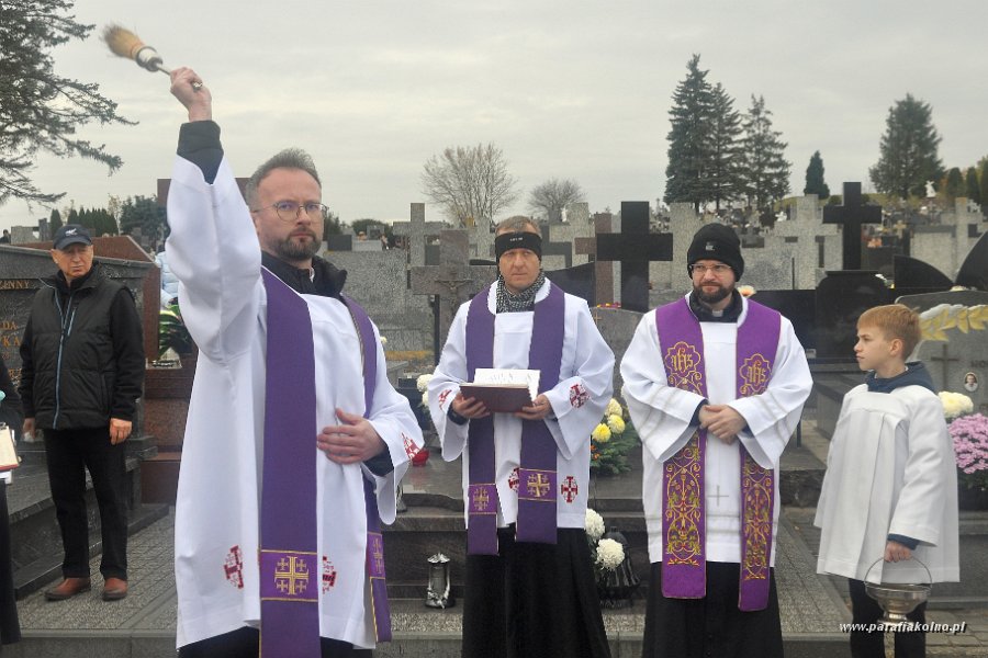 058 Procesja na nowym cmentarzu.jpg